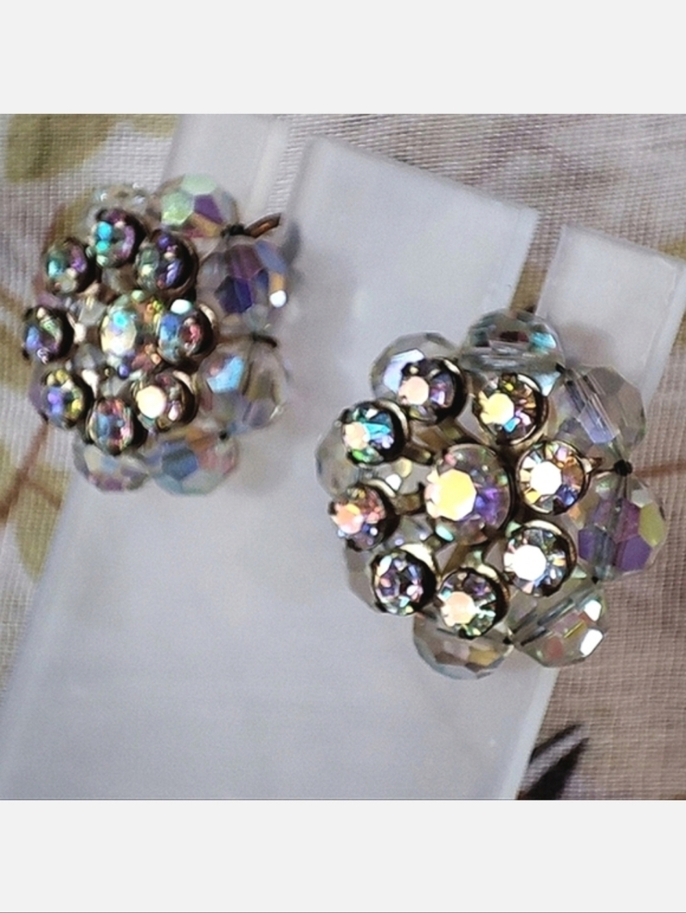 Aurora Borealis Round Vintage Crystal Unsigned Clip Earrings EUC